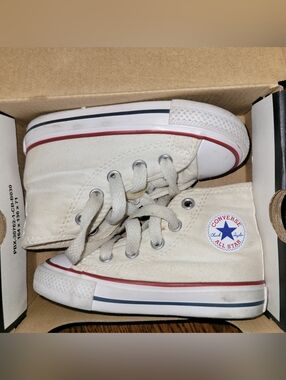 Converse Chuck Taylor All Star Kids Canvas Shoes - White